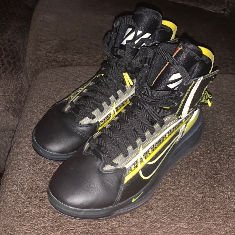 Nike air max 720 saturn basketball shoes
